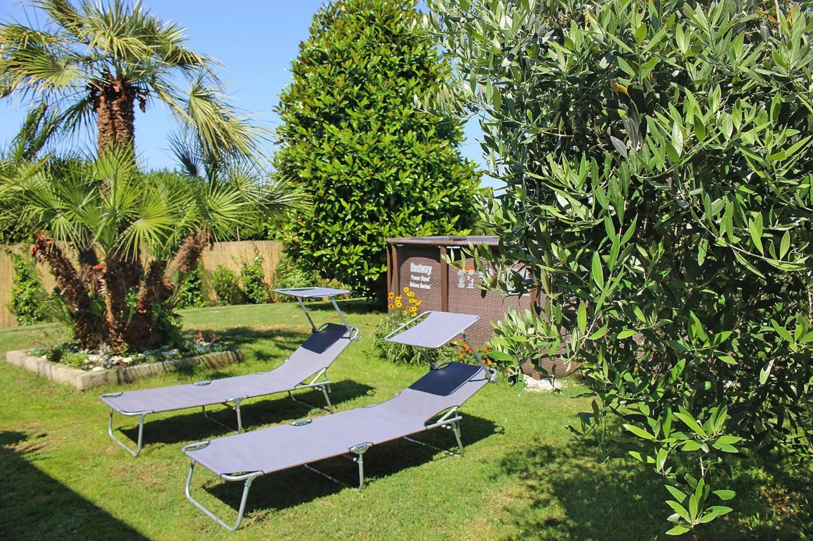 Holiday home Lea, Capezzano Pianore-Villa Lea-Tuinen zomer