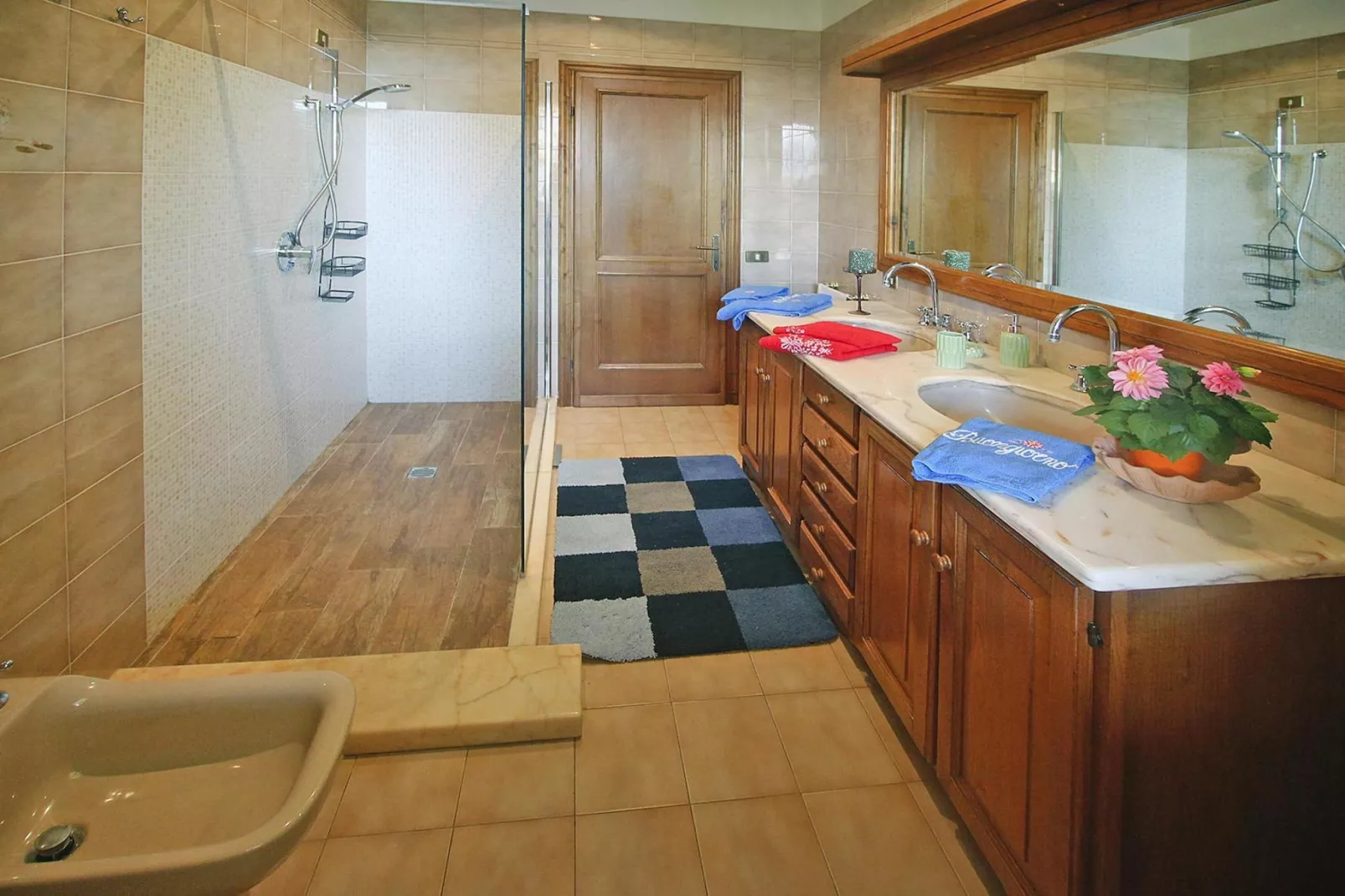 Holiday home Lea, Capezzano Pianore-Villa Lea-Badkamer