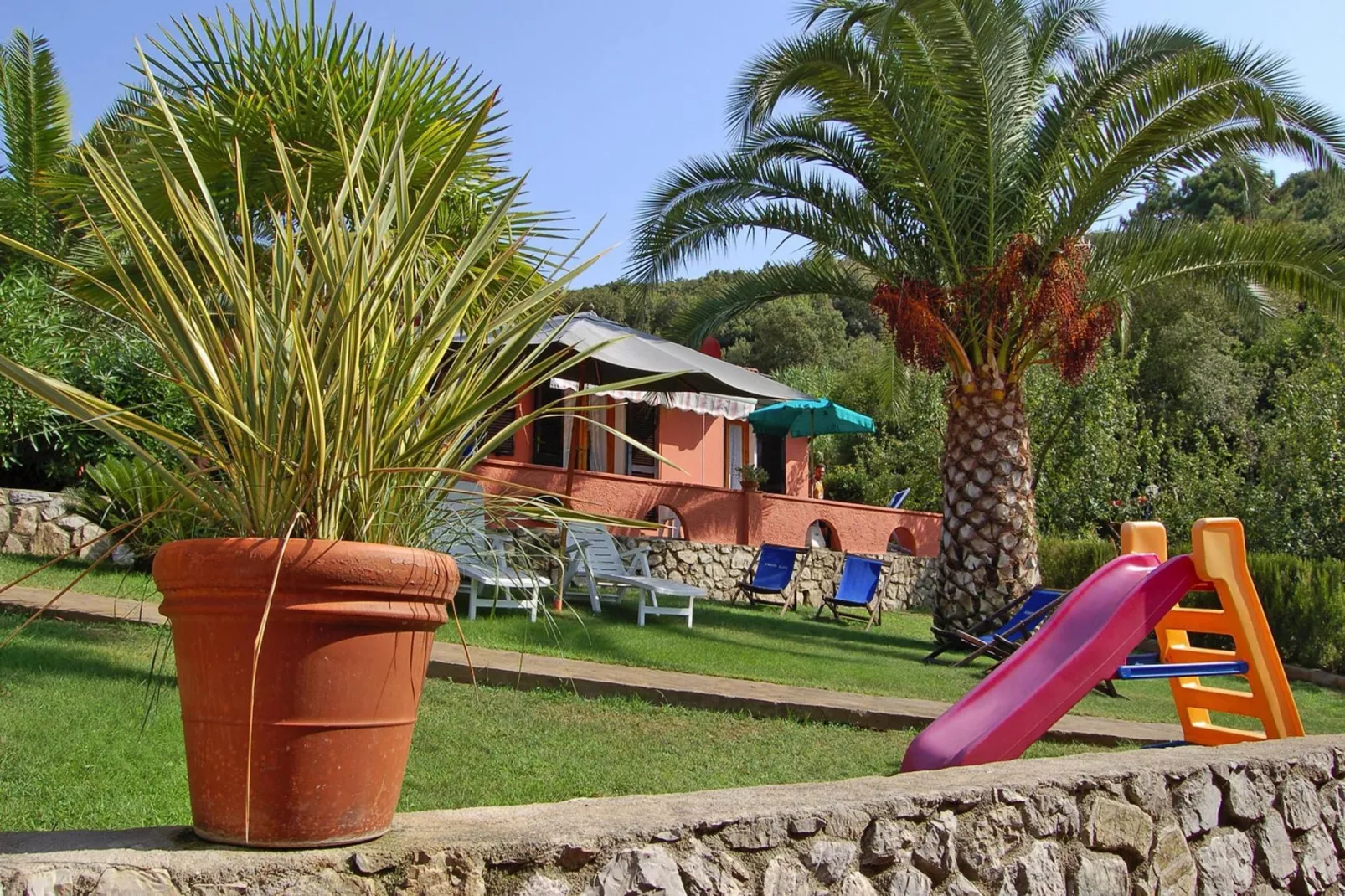 Apartments Villa Franca, Capoliveri-Bilo 3- piano terra o primo piano-Tuinen zomer