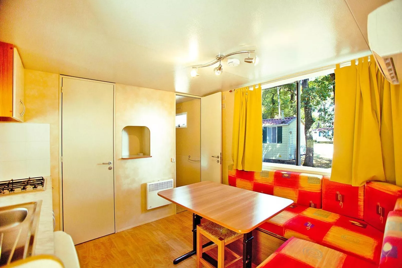 Mobile Homes Belvedere Grado-Green Holiday 4pax-Woonkamer
