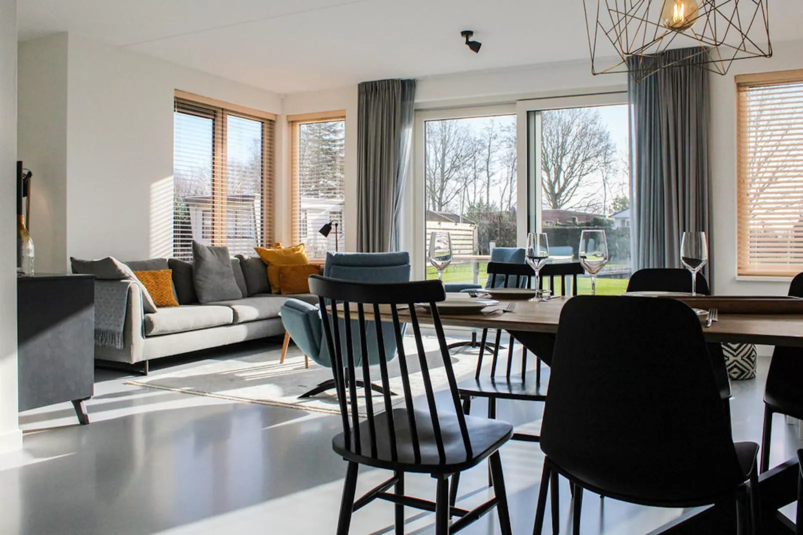 Recreatiepark Idskenhuizen 8-Eetkamer
