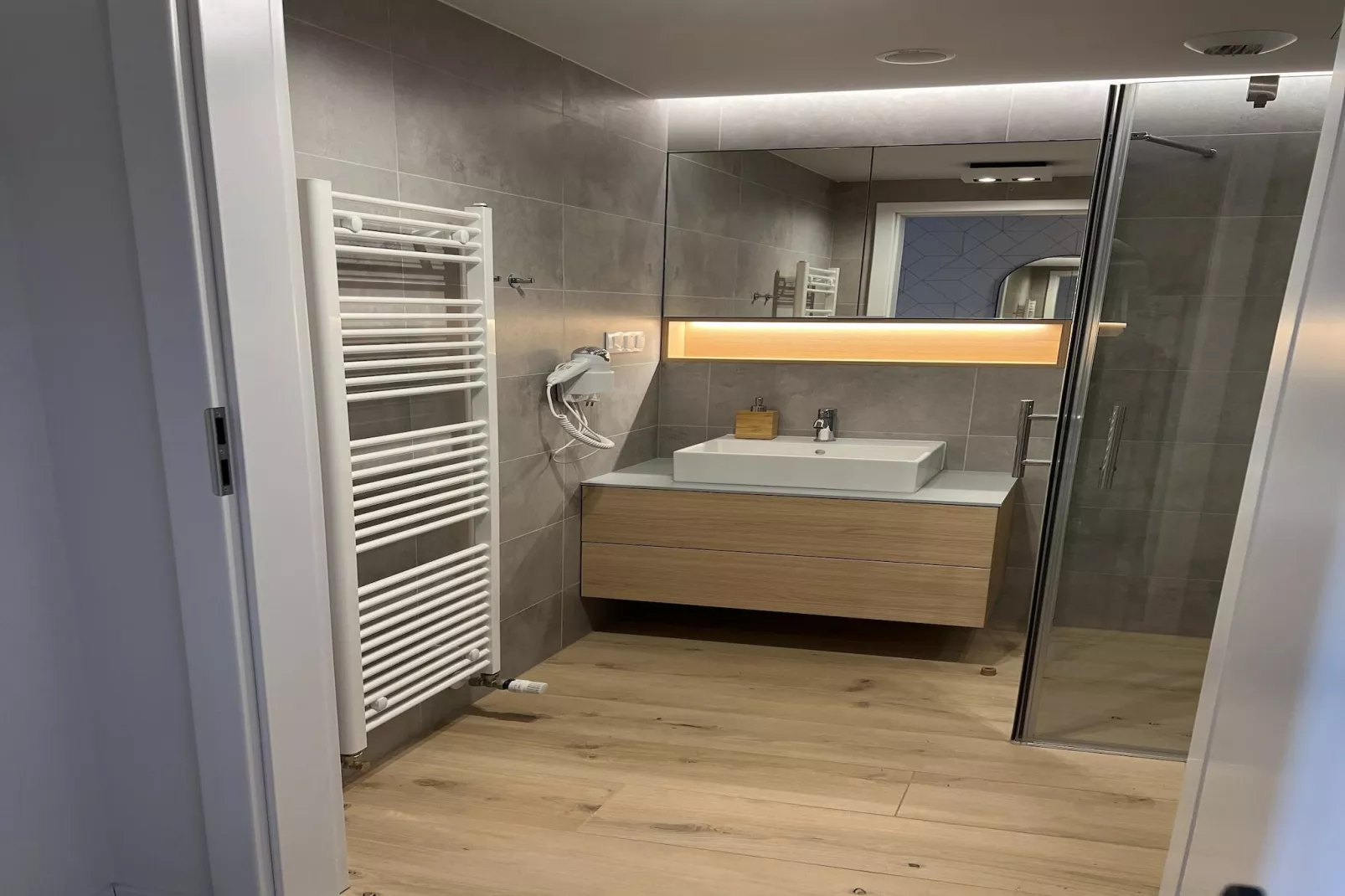Apartament Pinea Nr 521 dla 3 osób-Badkamer