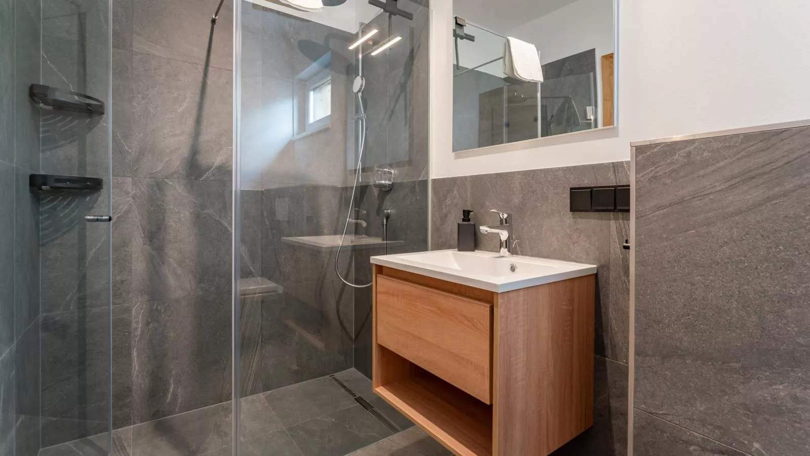 Grebenzen Lodge 44-Badkamer