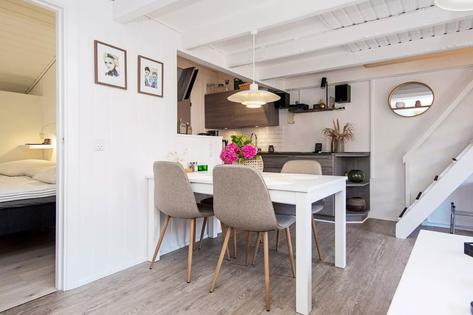 3 room,2 levels,dishwasher.,Premium-Binnen