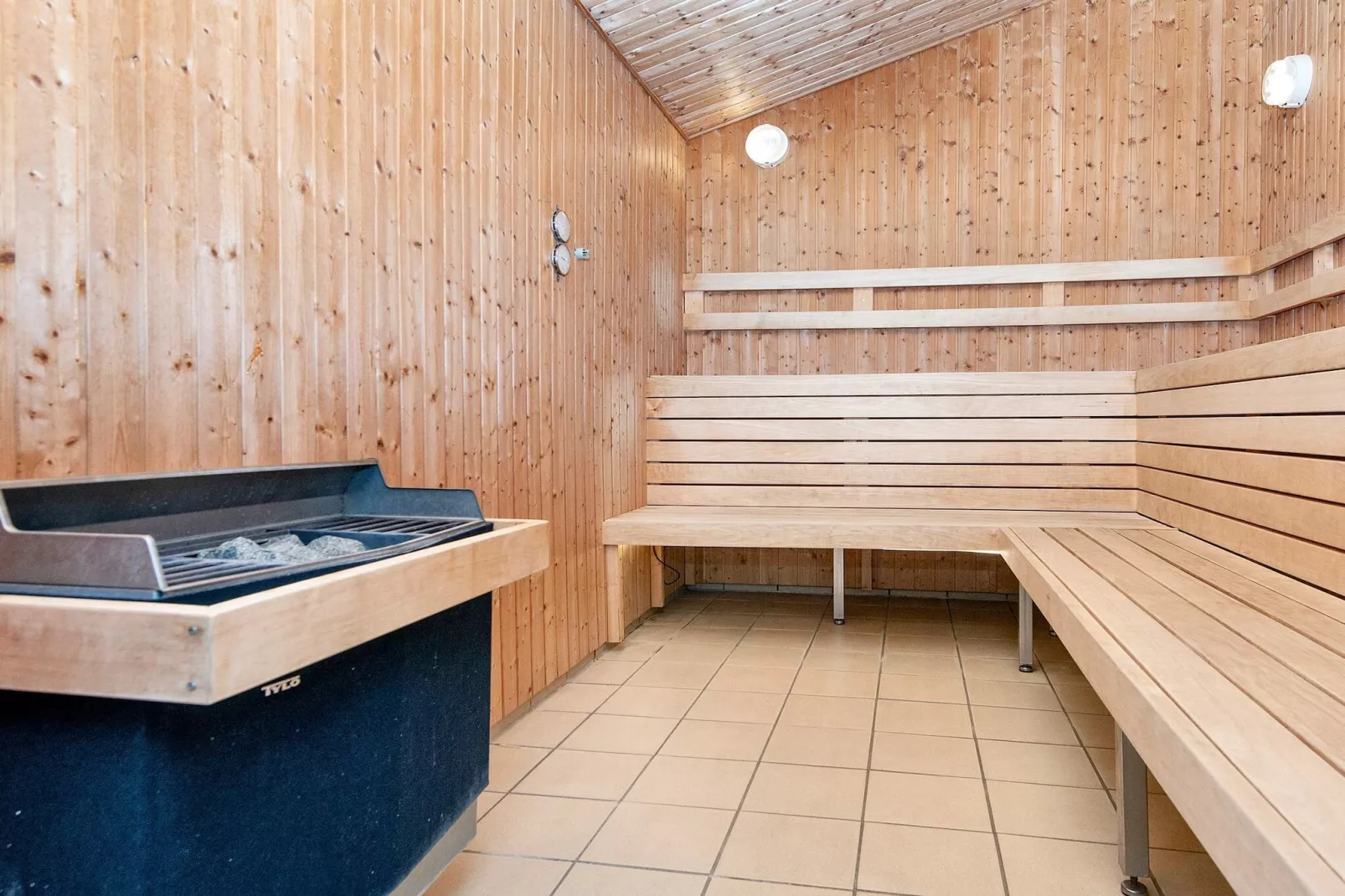 3 room,2 levels,dishwasher.,Premium-Sauna
