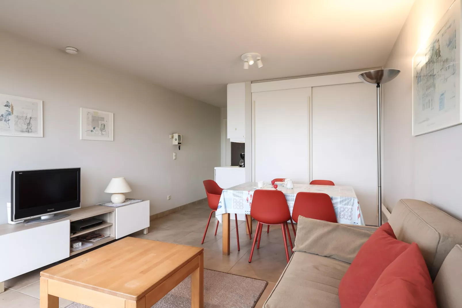 PLAZA A2/0022-Woonkamer