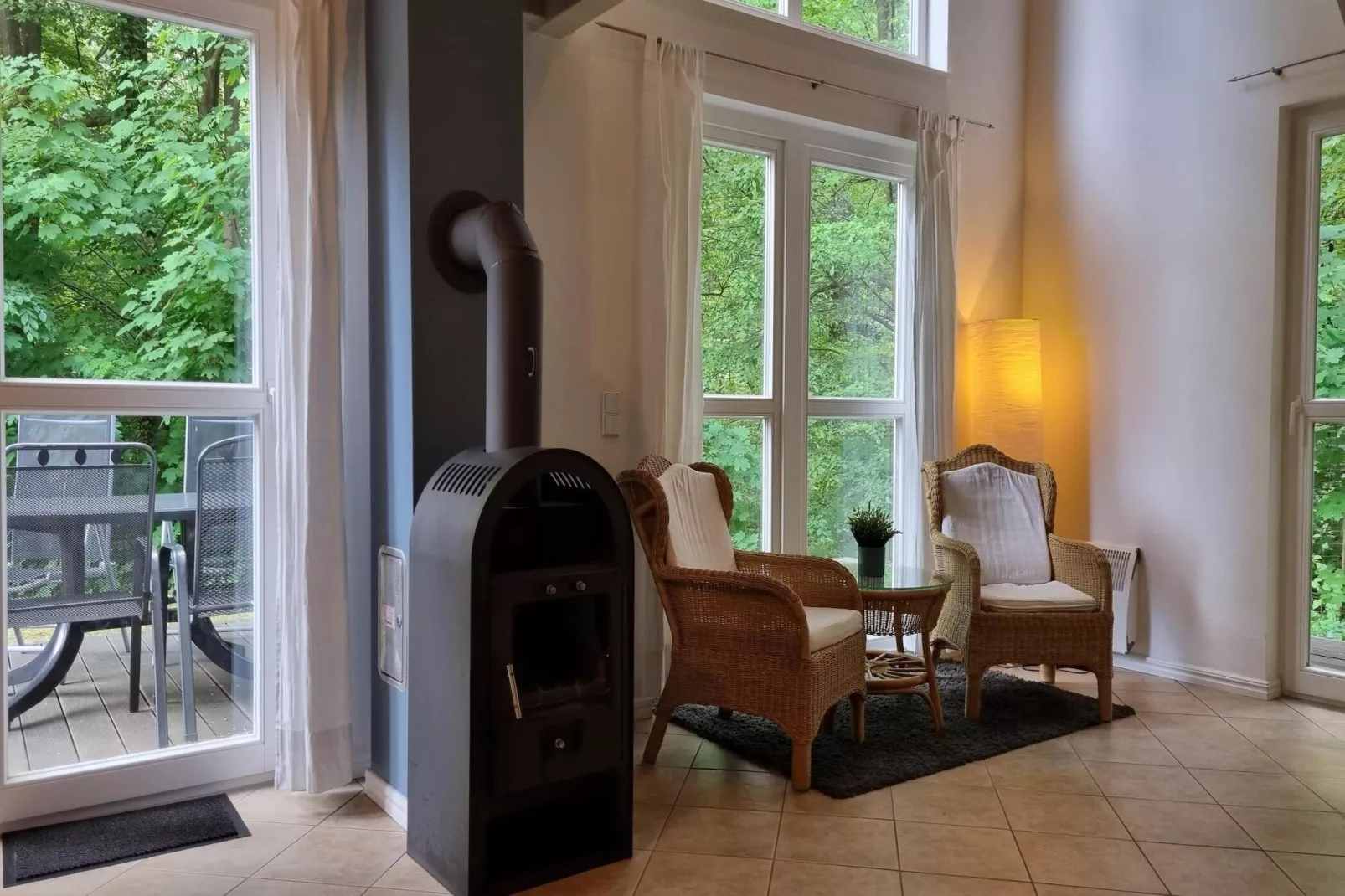 Familienhaus am Wald-Woonkamer