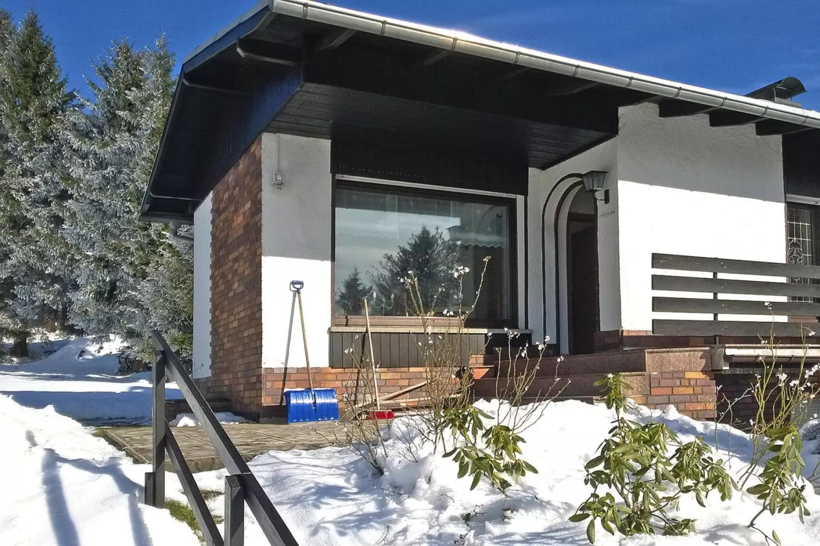 Ferienhaus Suhl79qm-Exterieur winter