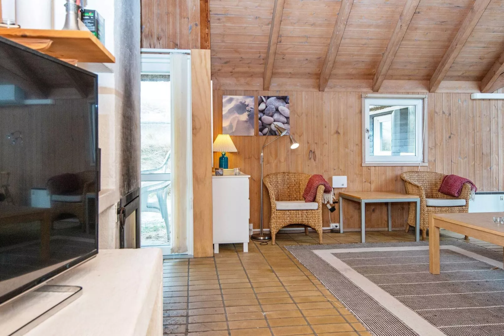 Ruim 12-persoons vakantiehuis in Hvide Sande met sauna-Binnen