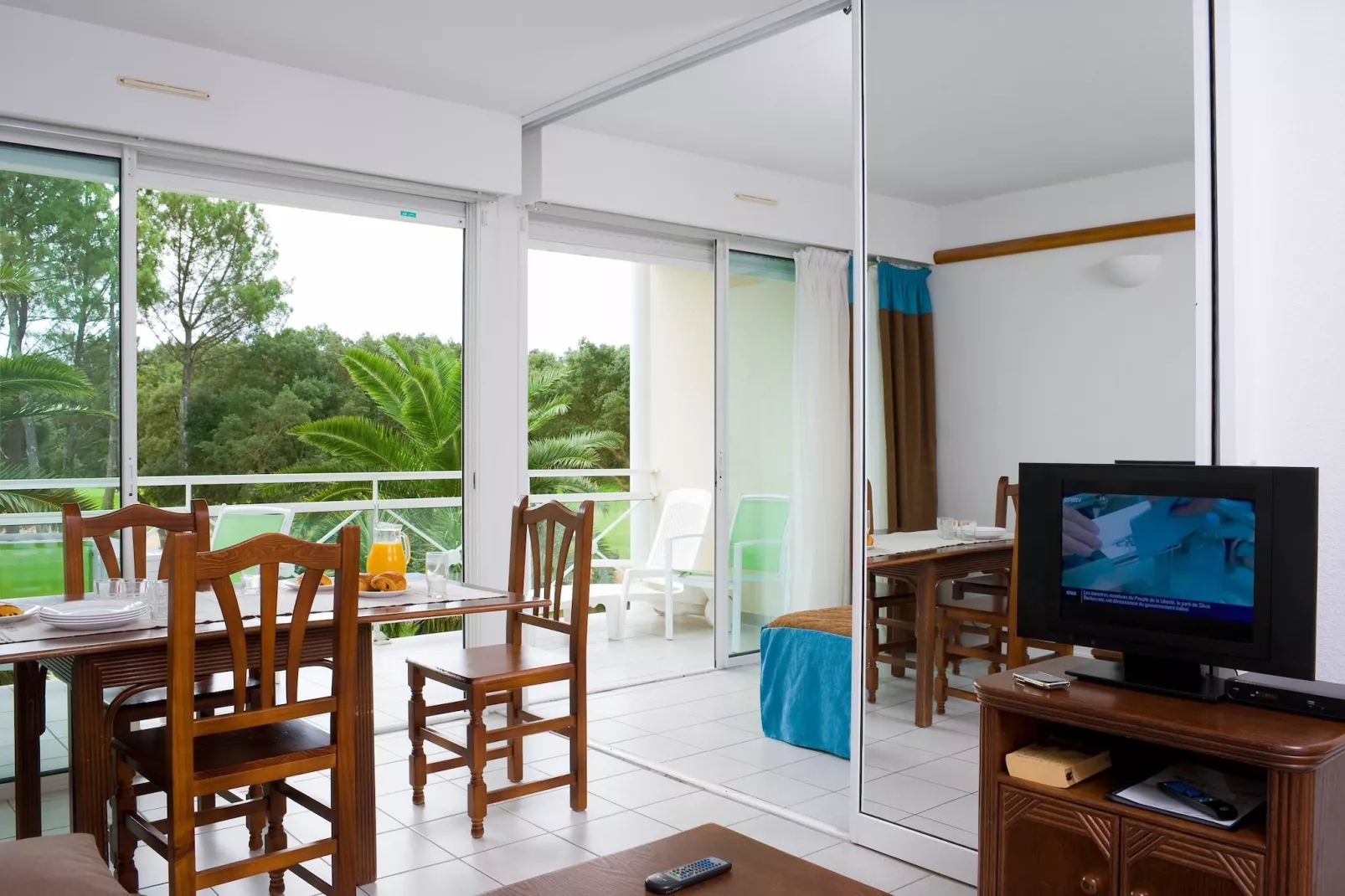 Les Appartements de Moliets 3-Eetkamer