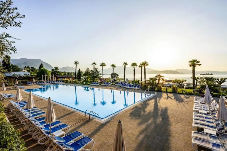 Residence Onda Blu Manerba - Trilo Sup --Zwembad