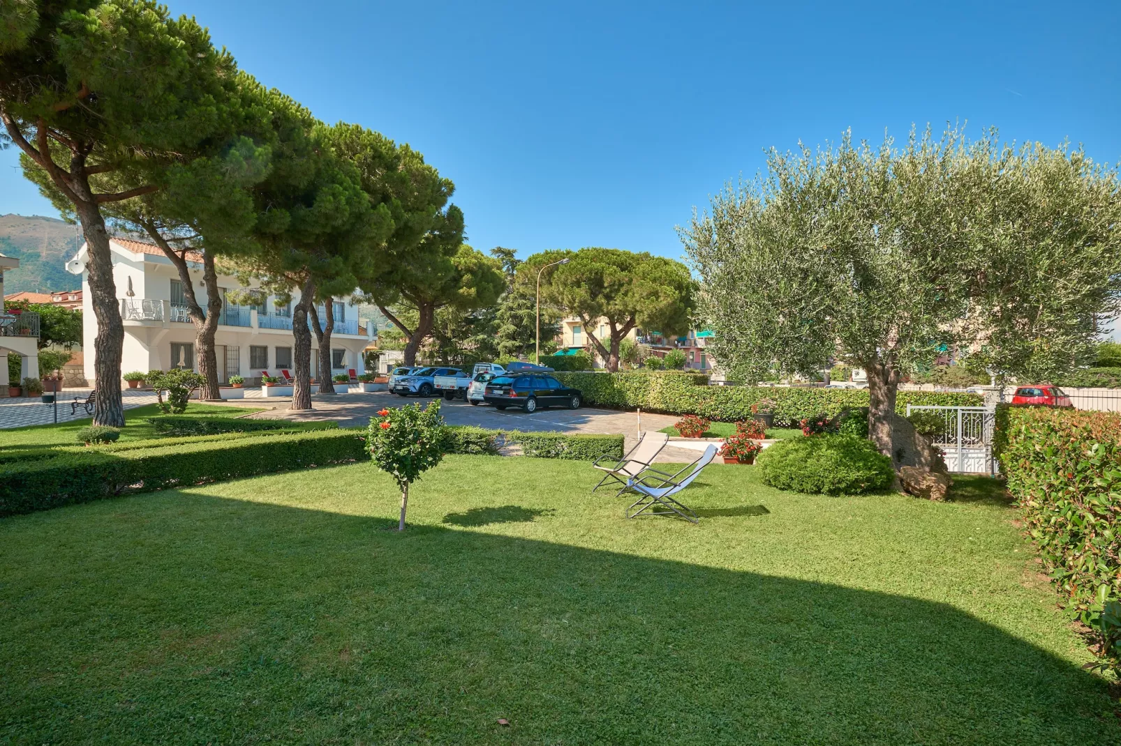 APPARTAMENTI ANNINA 2 CERIALE BILO-Tuinen zomer