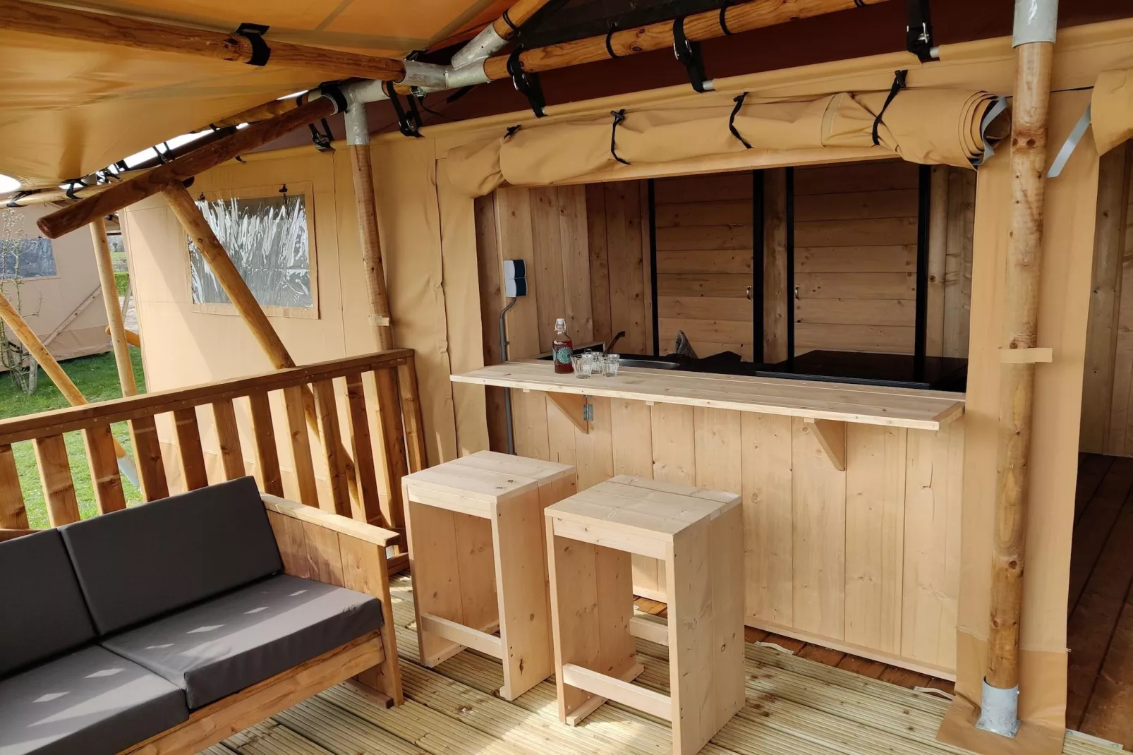 Vakantiepark Eigen Wijze 10-Buitenkant zomer