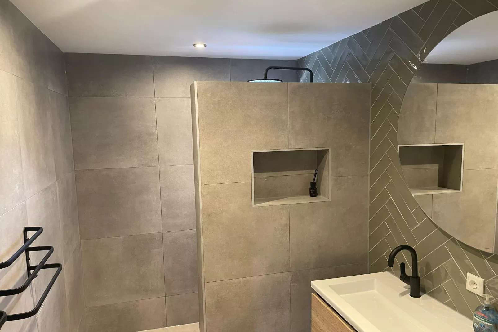 Recreatiepark Idskenhuizen 11-Badkamer