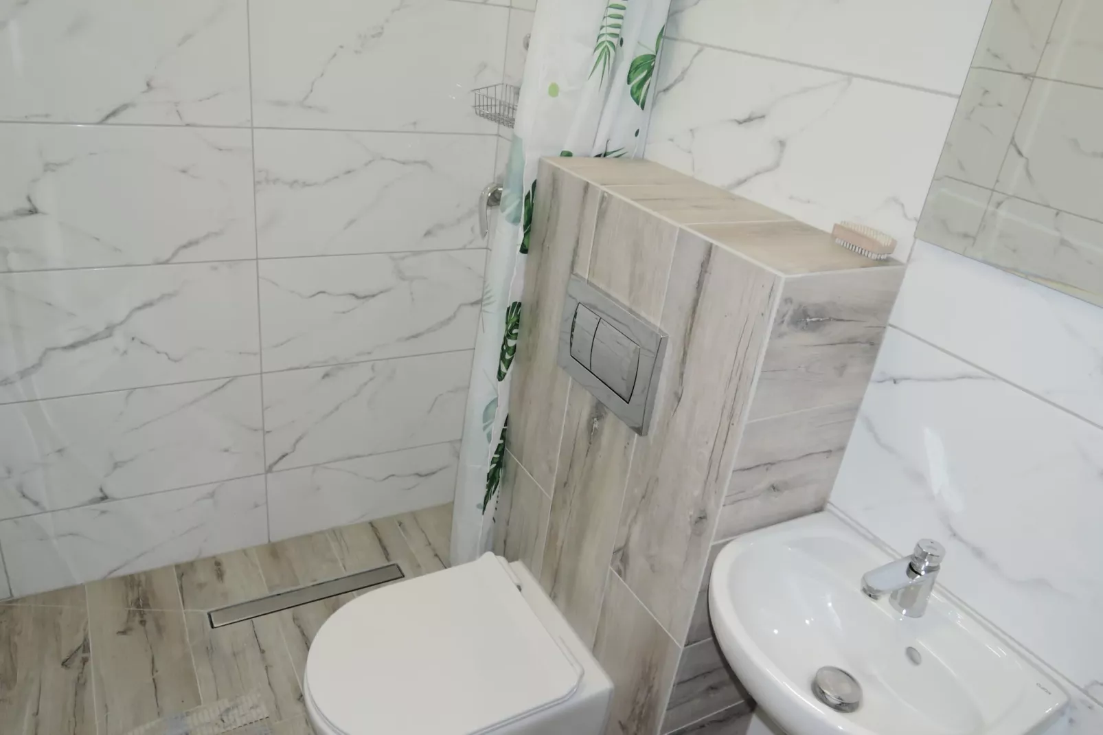 Apartament na 1 piętrze-Badkamer