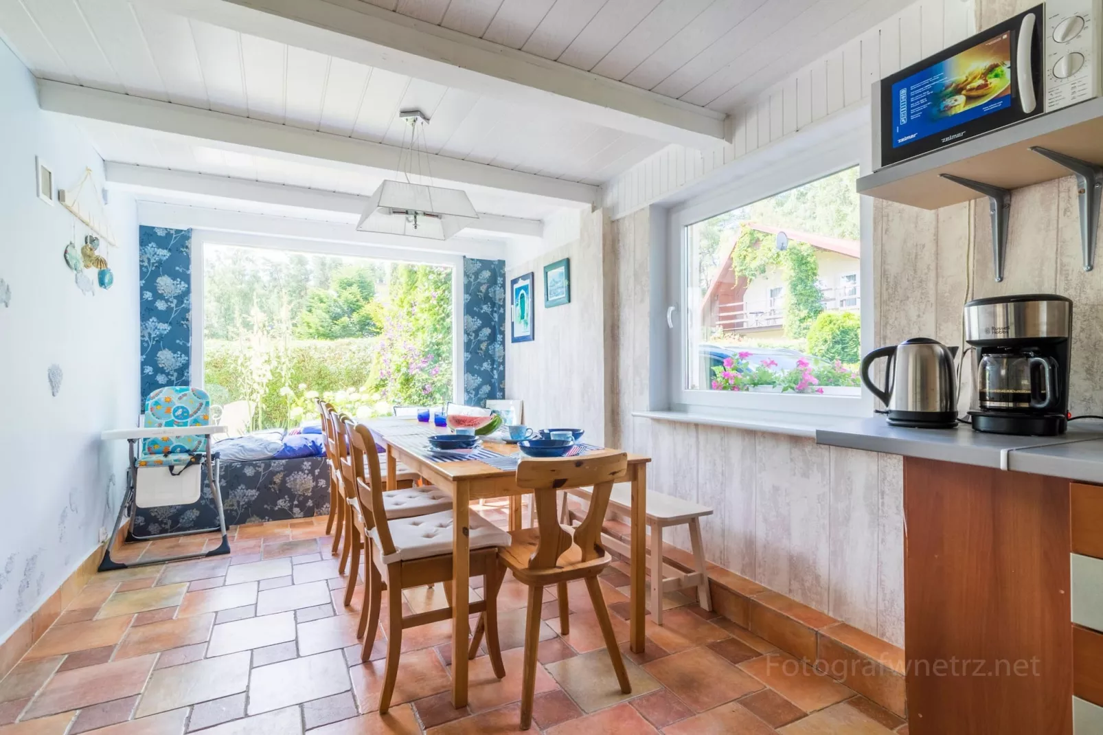Holiday home Seahorse Rowy-Eetkamer