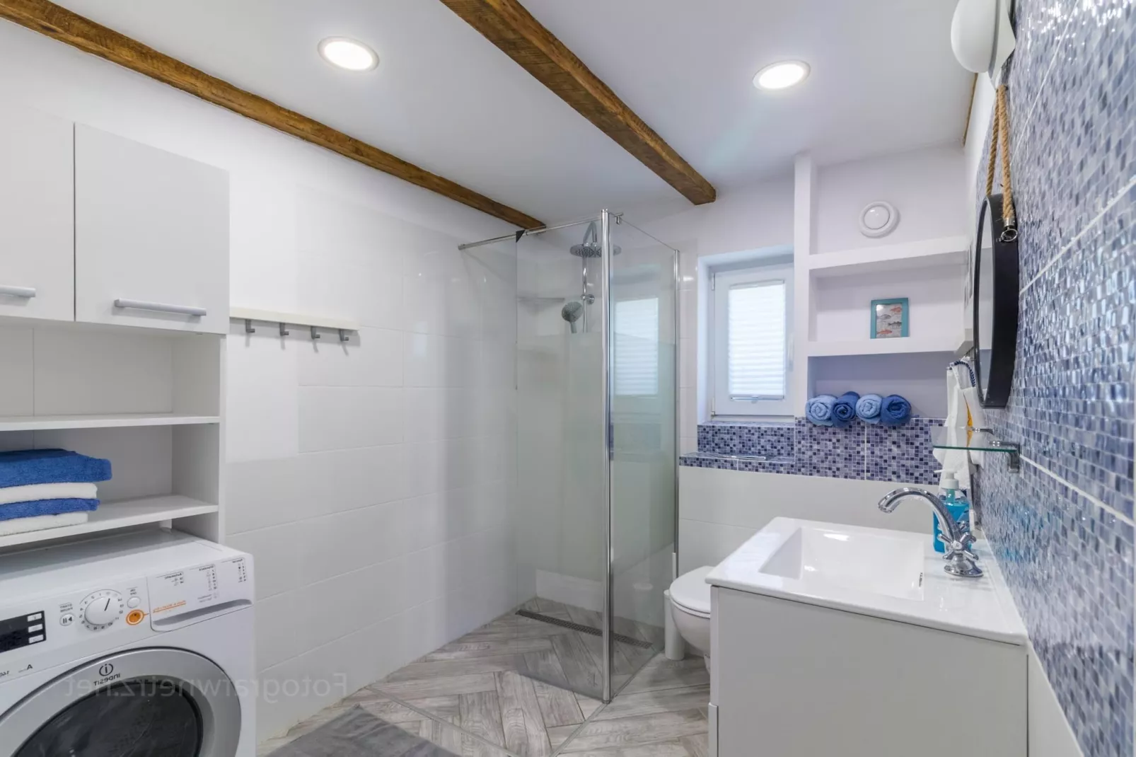 Holiday home Seahorse Rowy-Badkamer