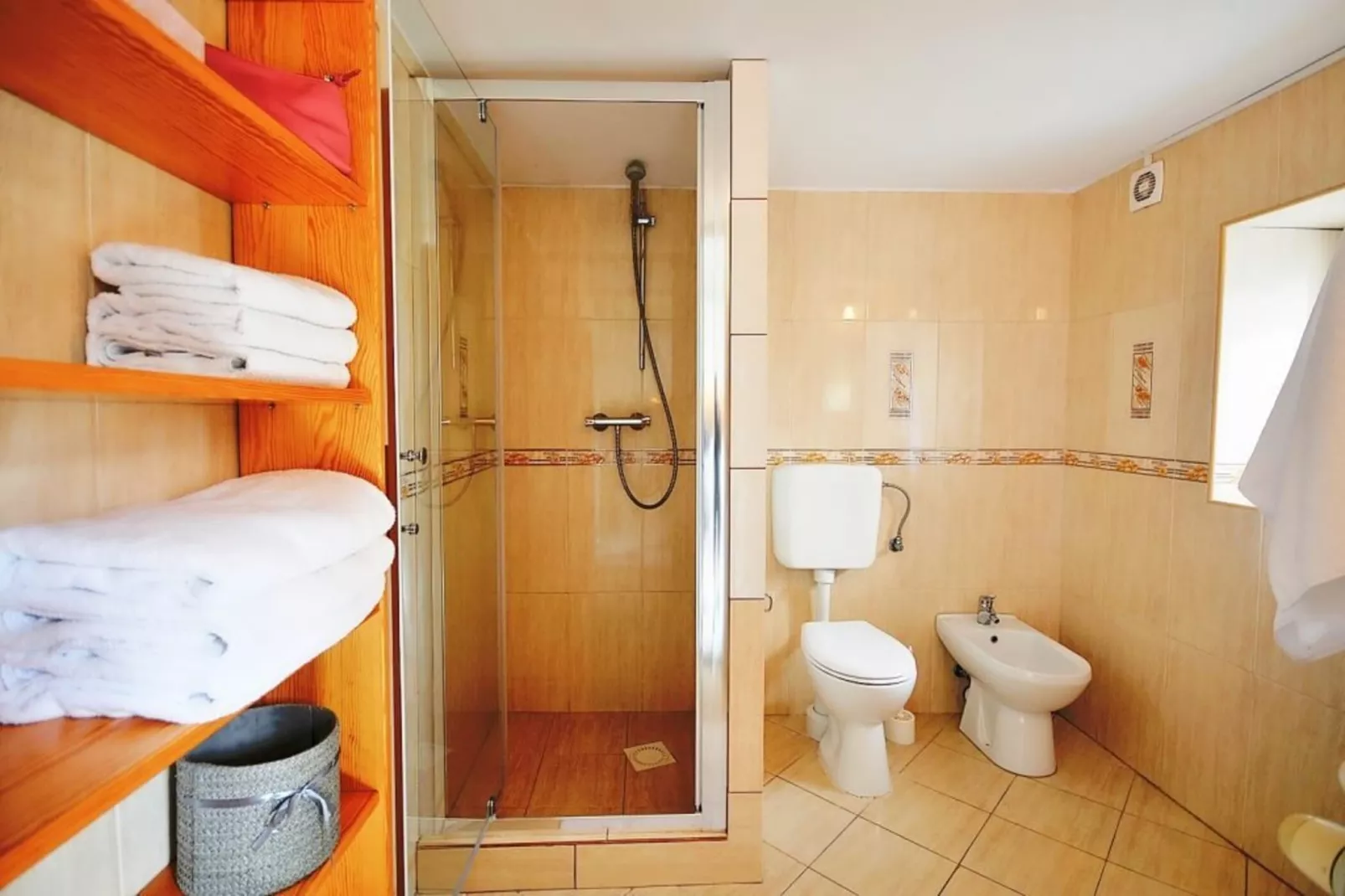 Apartament nr 3 35 qm parter Ustronie Morskie-Badkamer