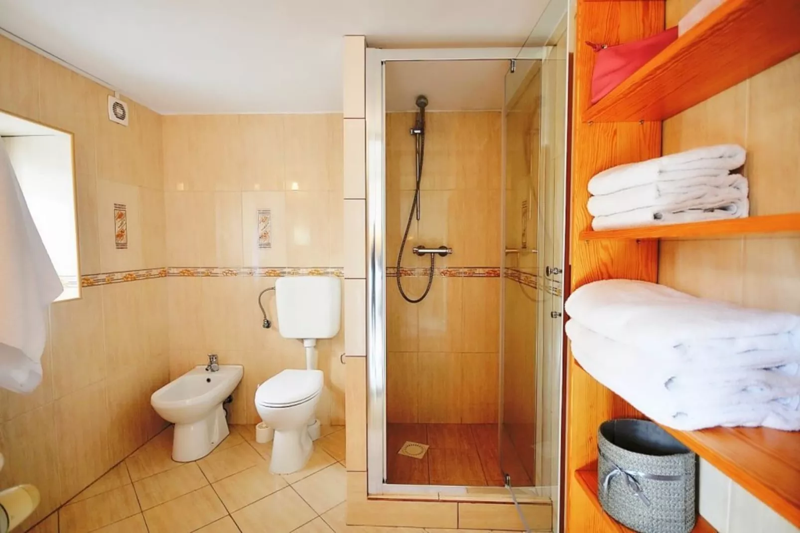 Apartament nr 3 35 qm parter Ustronie Morskie-Badkamer