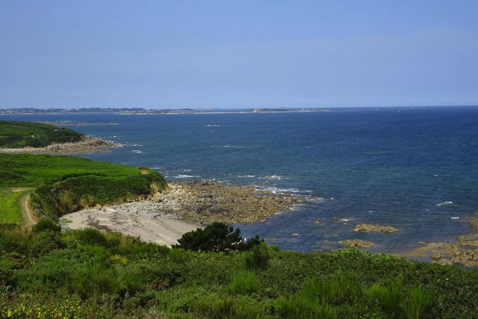 Pretty holiday home in palm garden near coast Pleubian-Gebieden zomer 1km