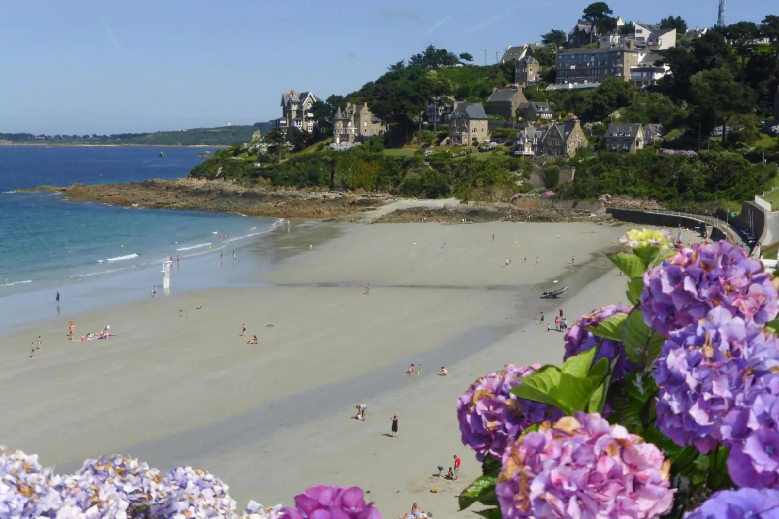 Maison de vacances Ploumilliau-Uitzicht zomer
