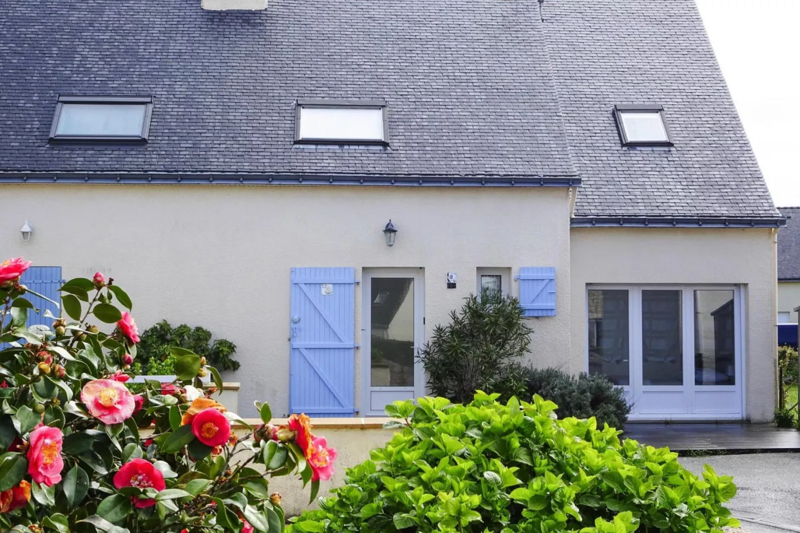 Semi-detached house Damgan-Buitenkant zomer