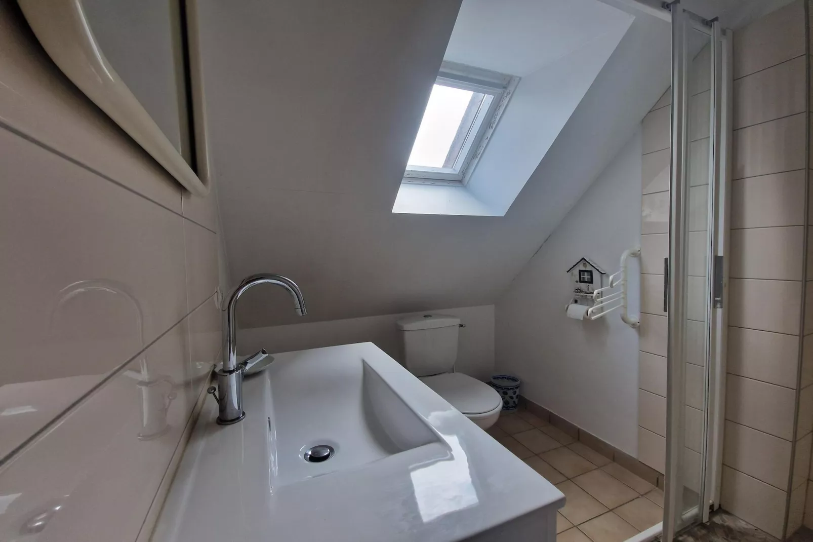 Semi-detached house Damgan-Badkamer