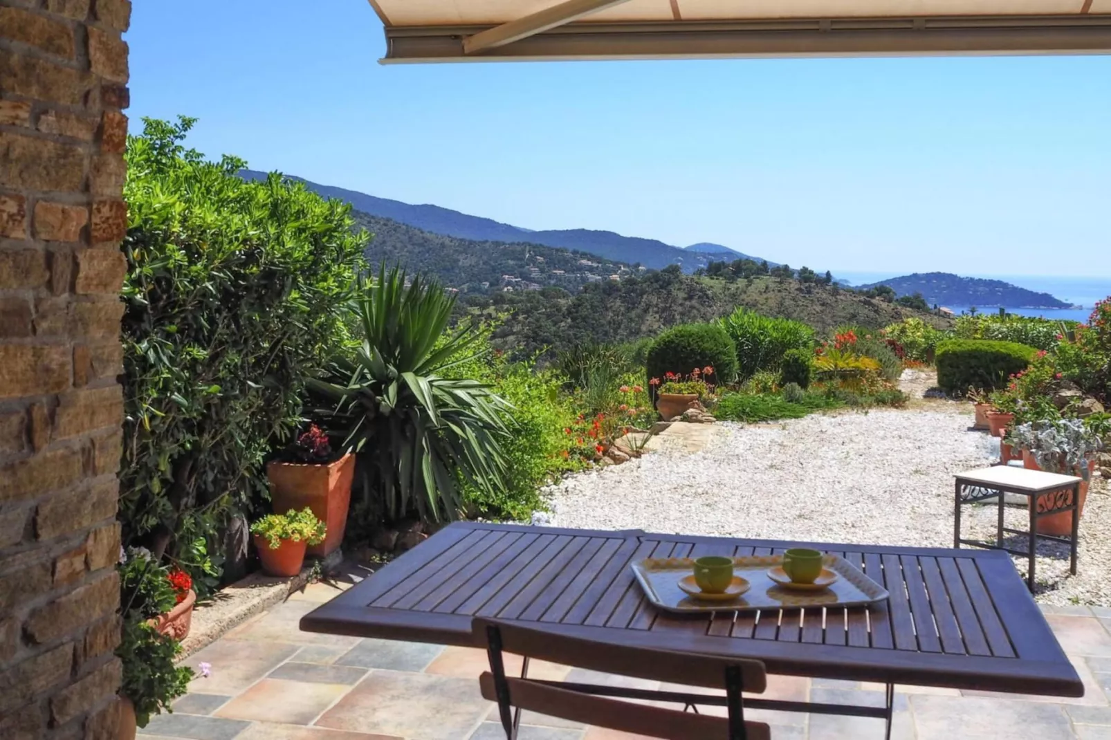 Reihenhaus in Le Lavandou-Terrasbalkon