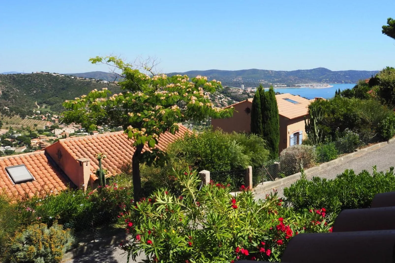 Reihenhaus in Le Lavandou-Uitzicht zomer