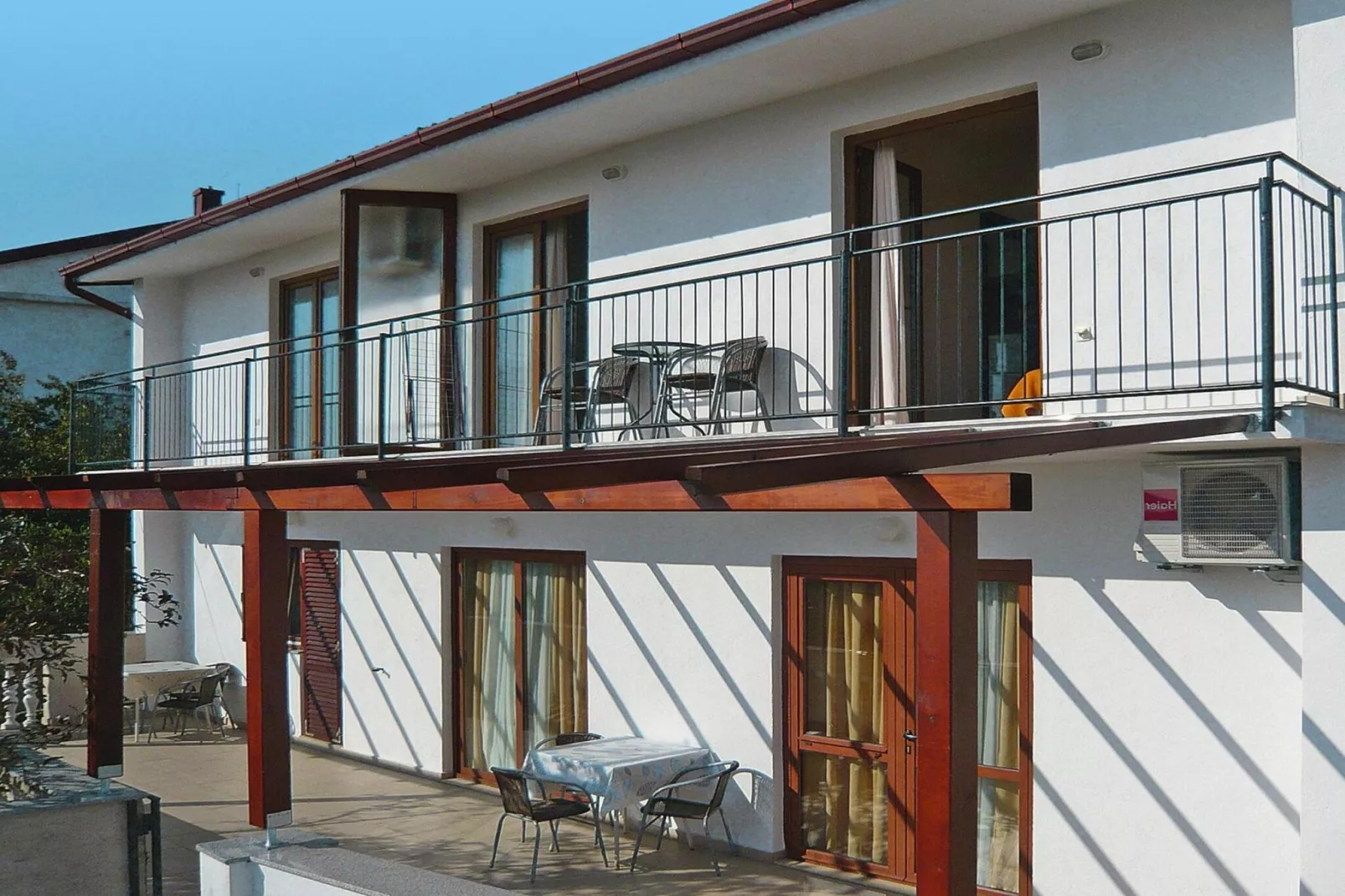 Apartments Seaview Starigrad Paklenica-A5-Buitenkant zomer