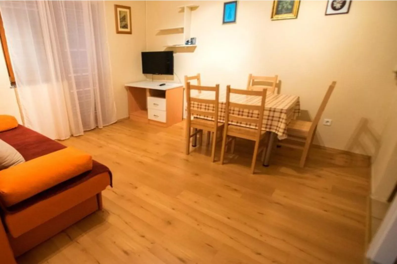 Apartments Seaview Starigrad Paklenica-A5-Eetkamer
