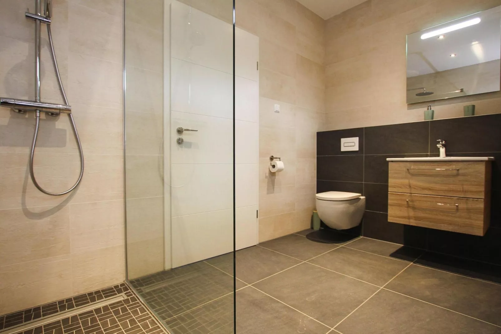 Villa Seeblick 146 qm-Badkamer