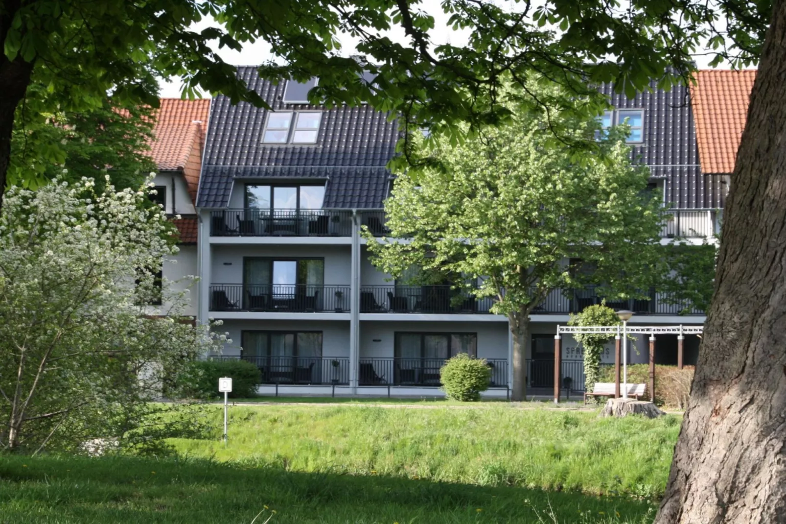 Apartment 75 qm mit Spreeblick-Buitenkant zomer