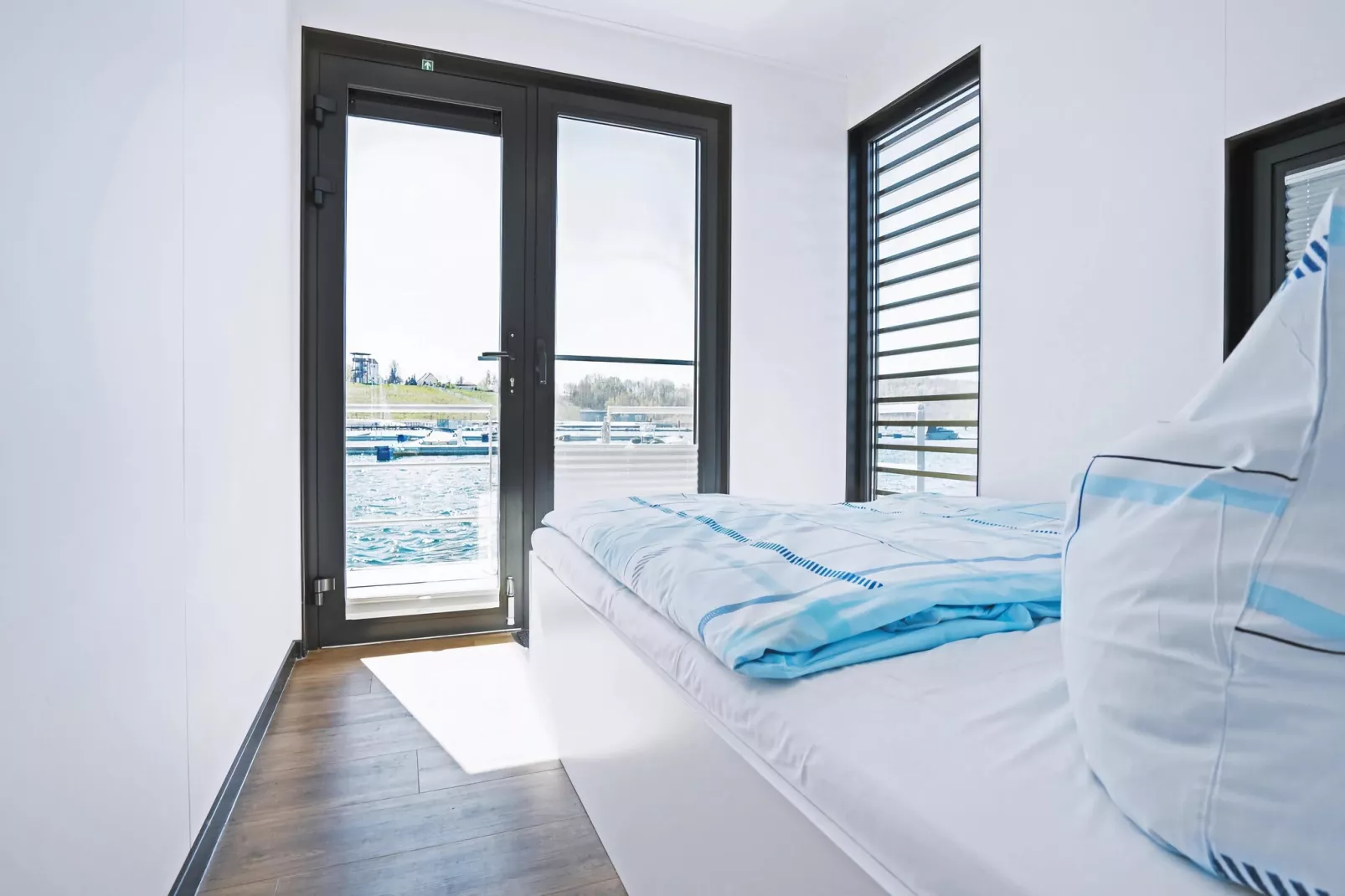 Floating 44 - LP 6 / 3 Personen-Slaapkamer