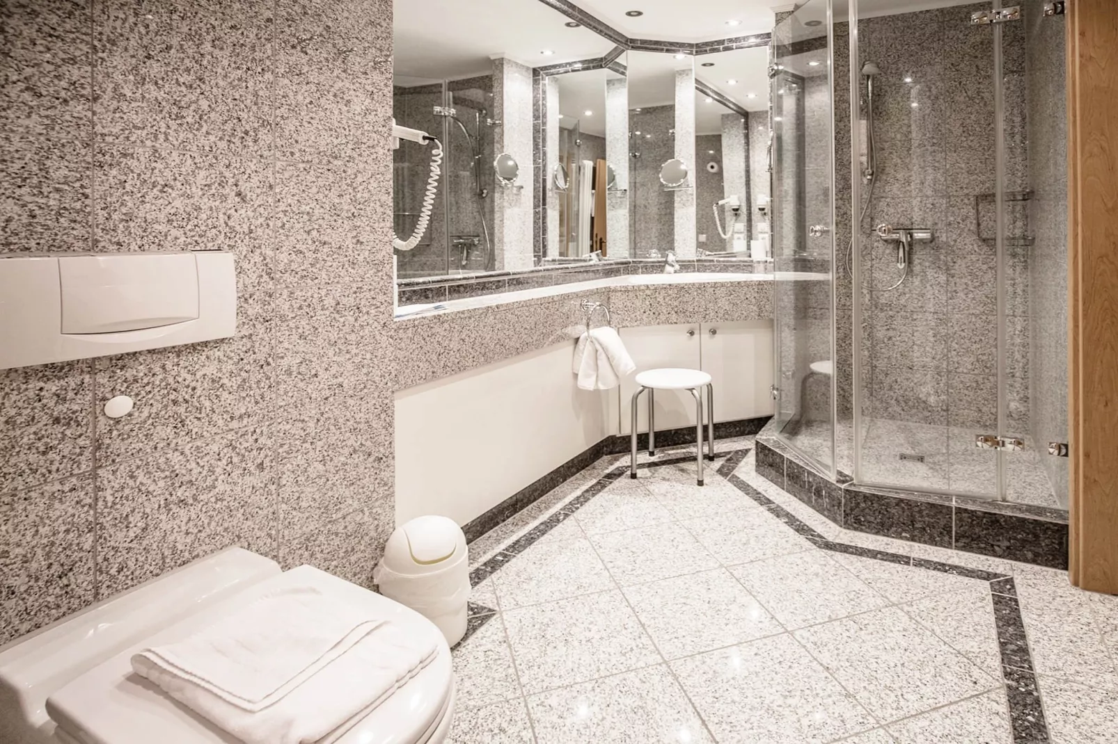 DP 3-6 EG/OG/DG 6 Personen-Badkamer