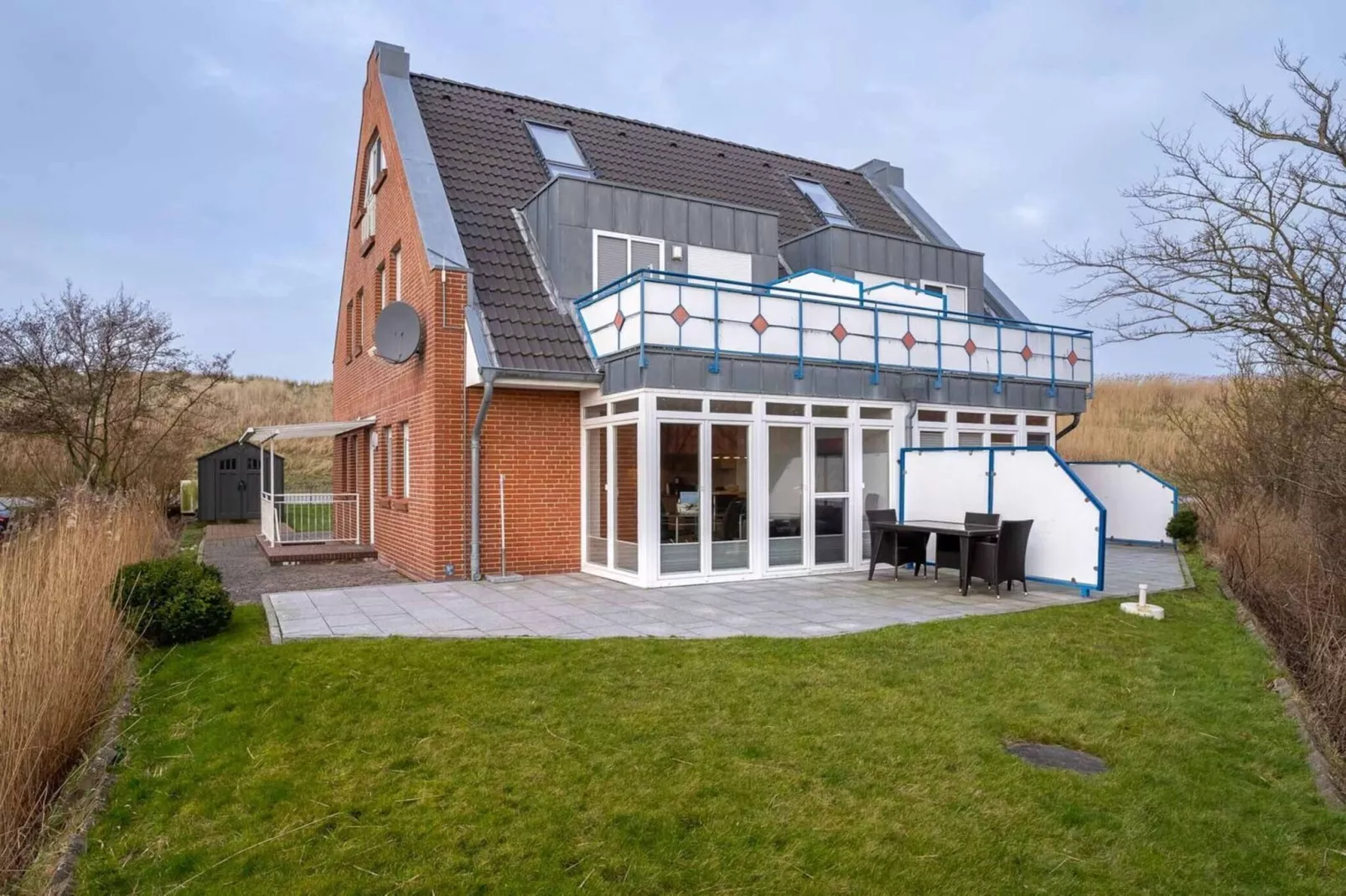 Haus Eriel EG rechts-Buitenkant zomer