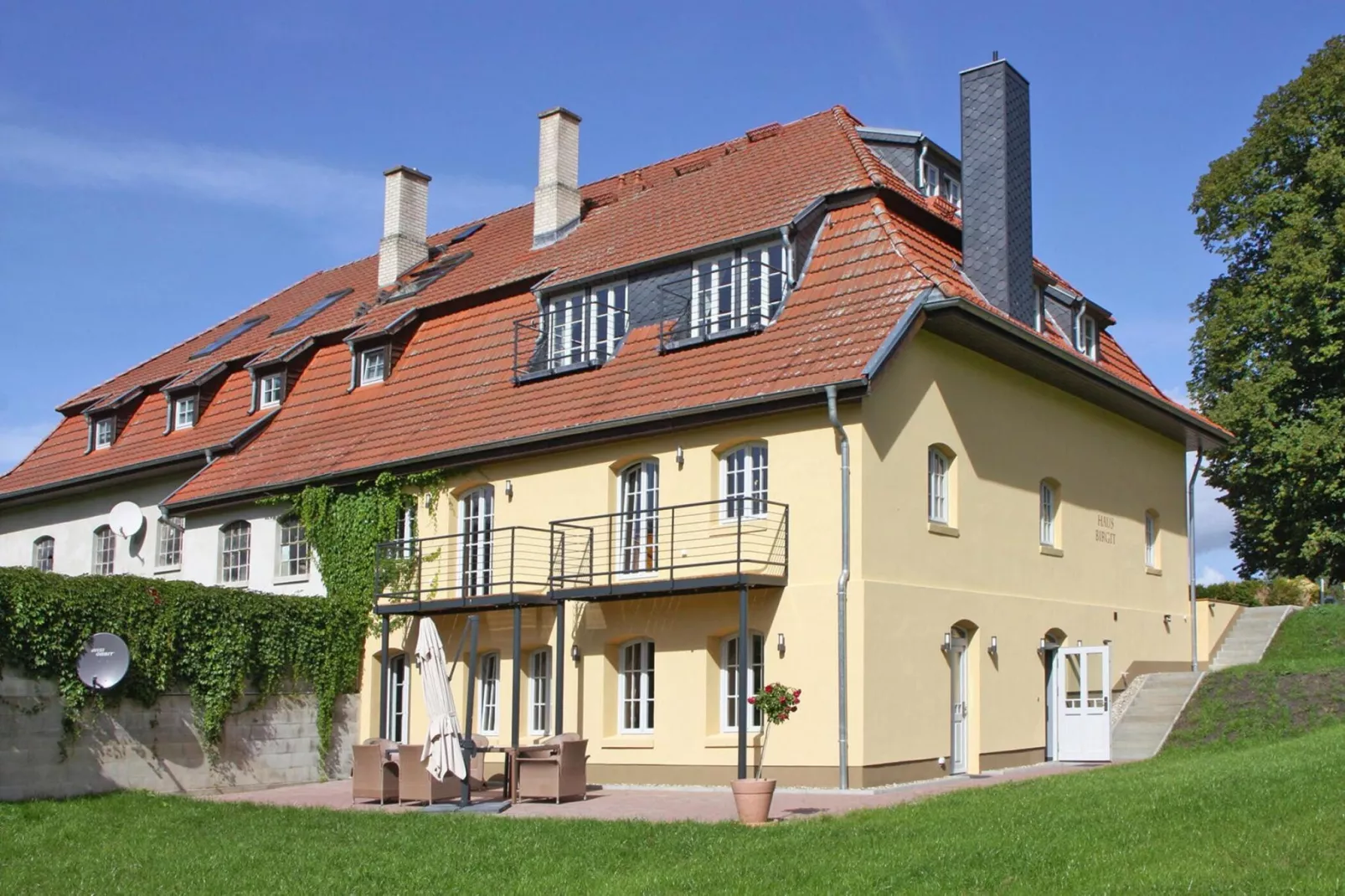 Birgit 7-8 Personen ganzes Haus 289 qm-Buitenkant zomer