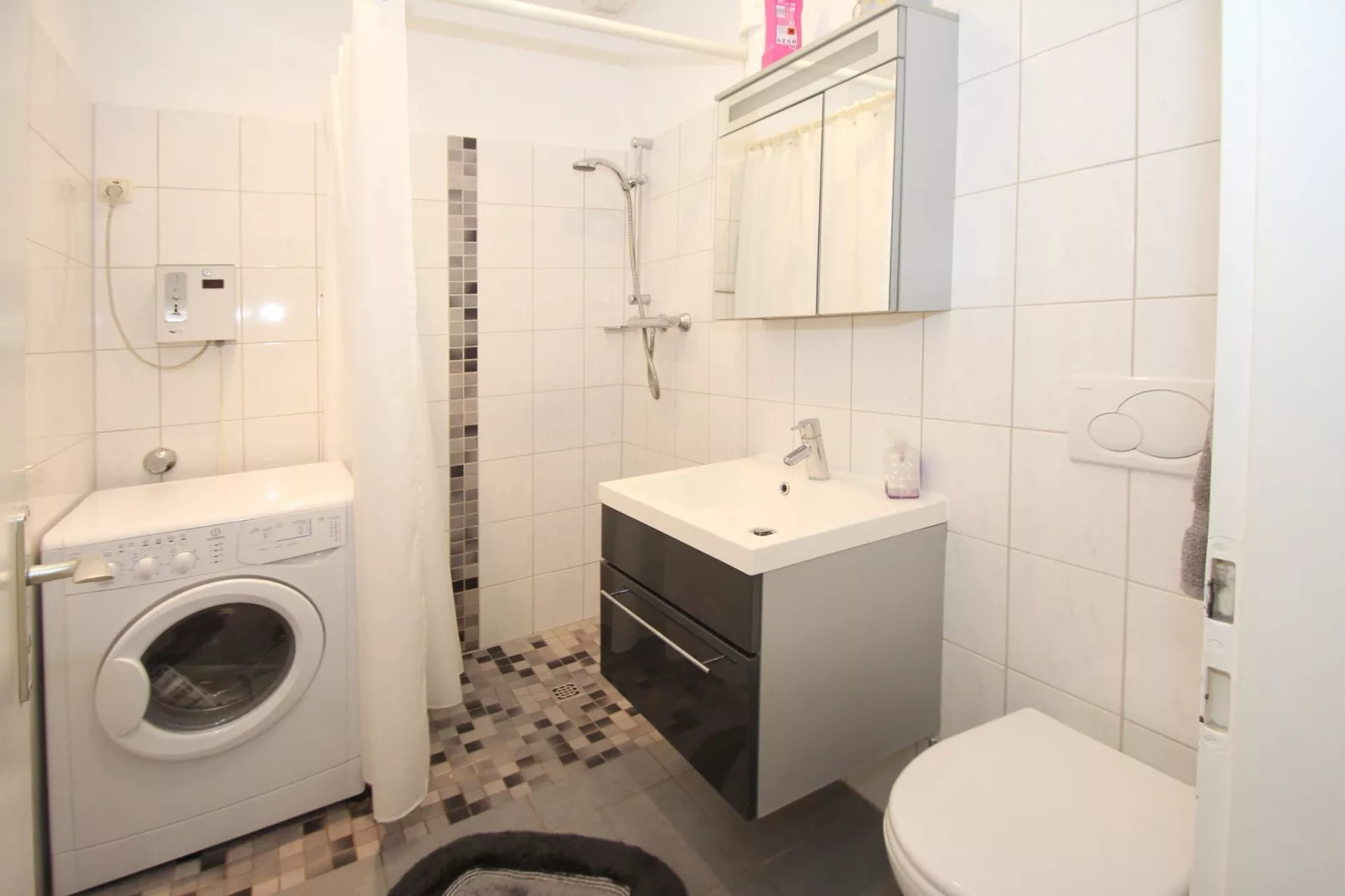 Bungalow Berumbur-Badkamer