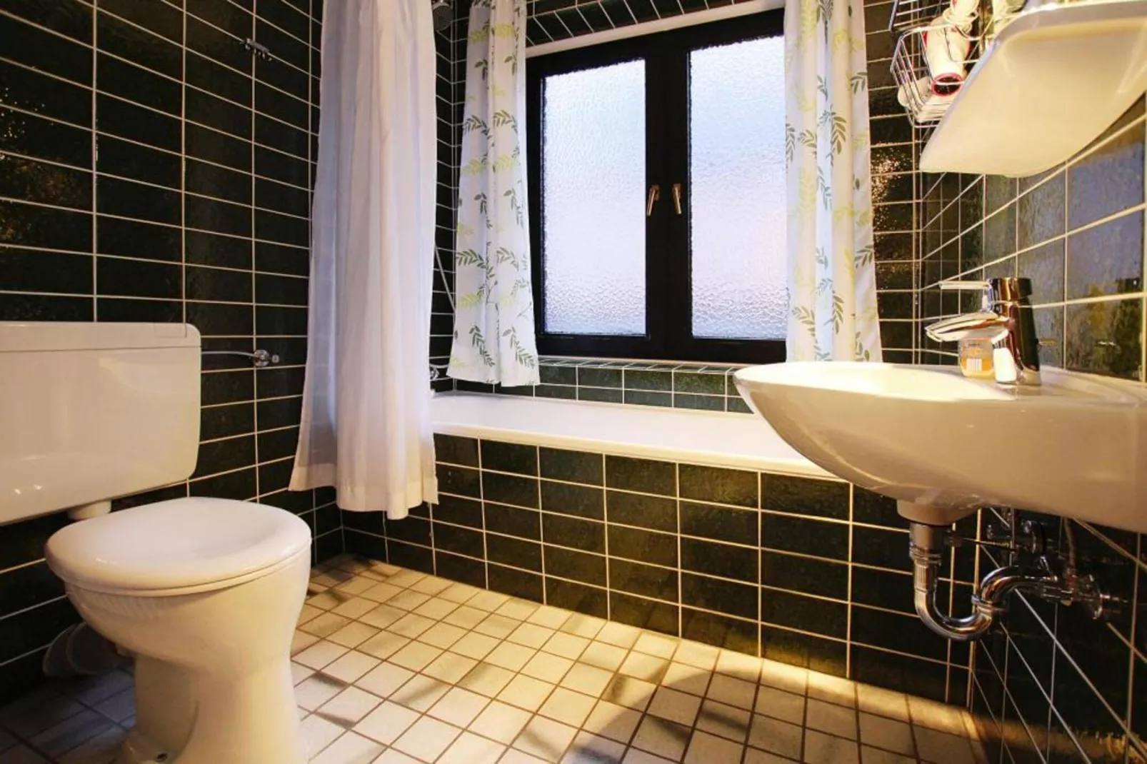 Apartementhaus Helene Wohnung 3 - Westerland-Badkamer