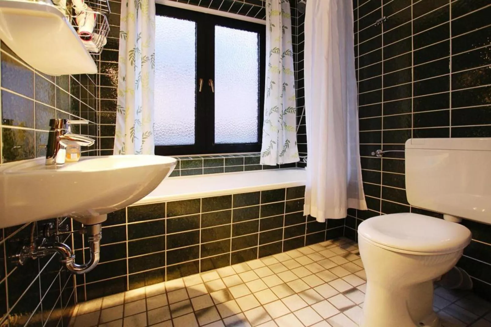 Apartementhaus Helene Wohnung 3 - Westerland-Badkamer