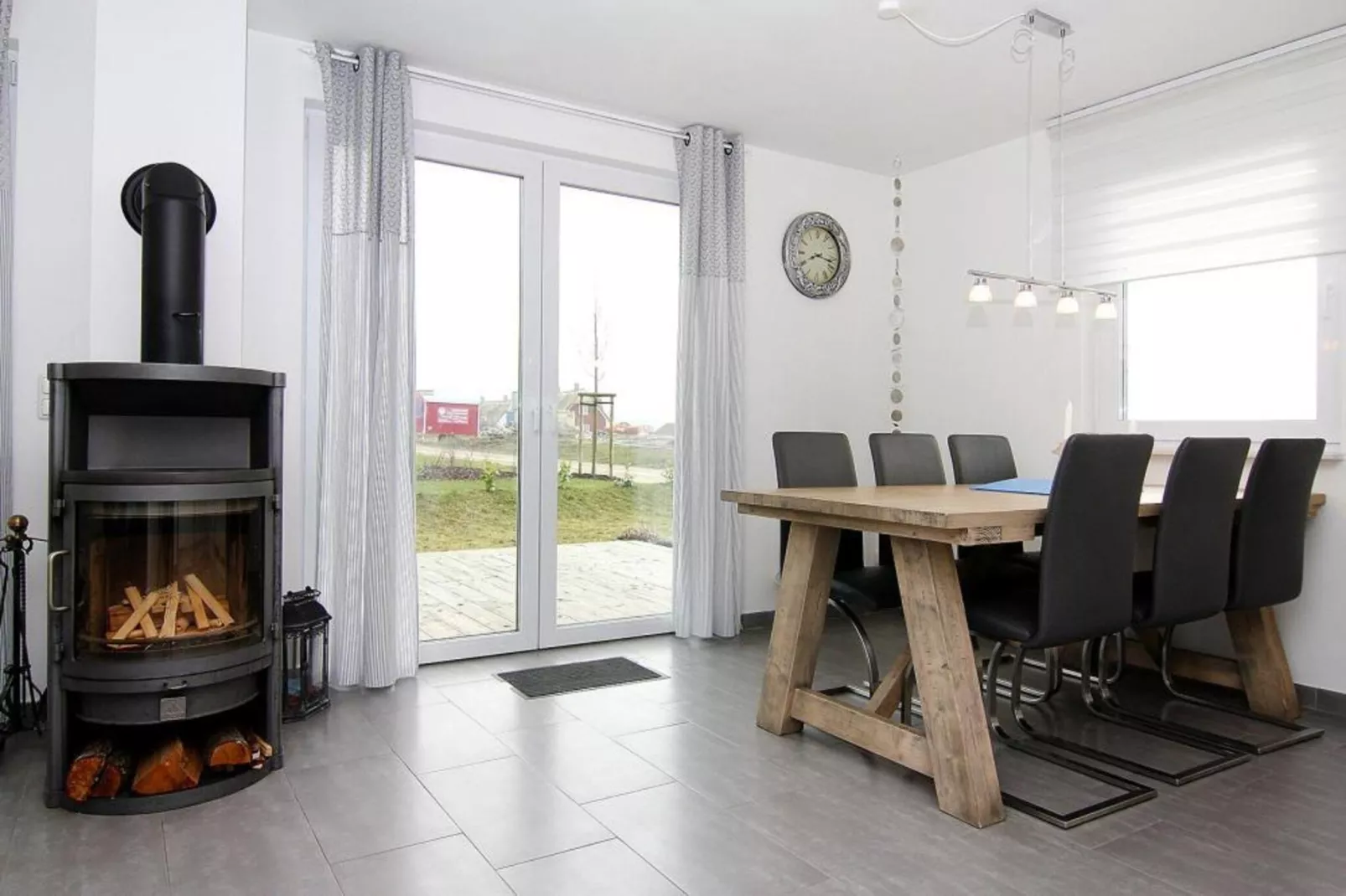 Ferienhaus de Poeler Drift 5 Personen-Eetkamer
