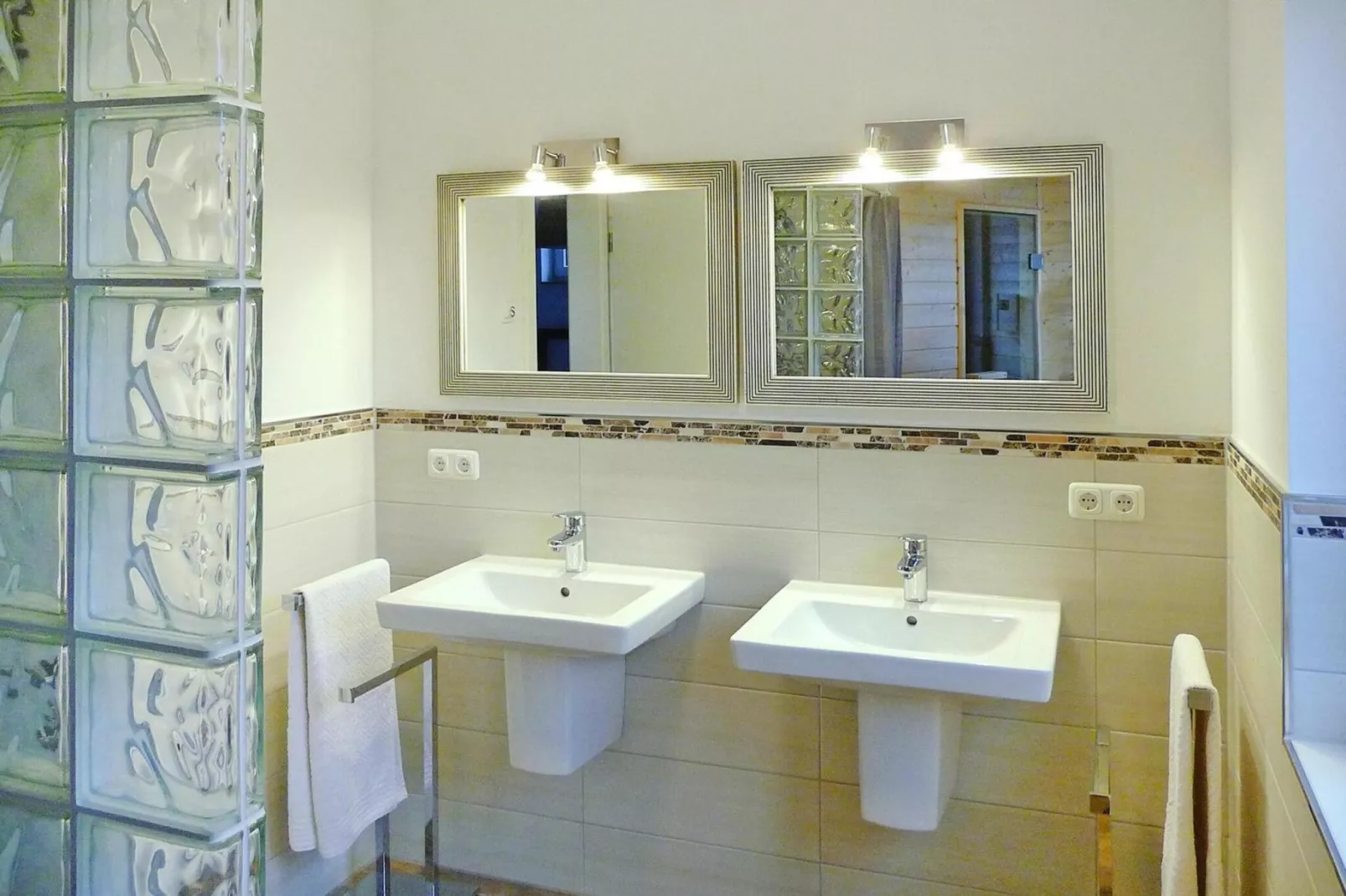 Doppelhaus Westwind Vieregge-Badkamer