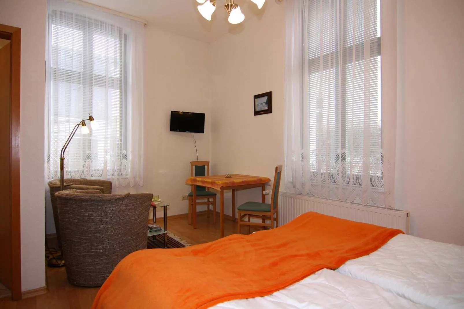 Sonnenterrasse Im EG Goethestr 10-Woonkamer