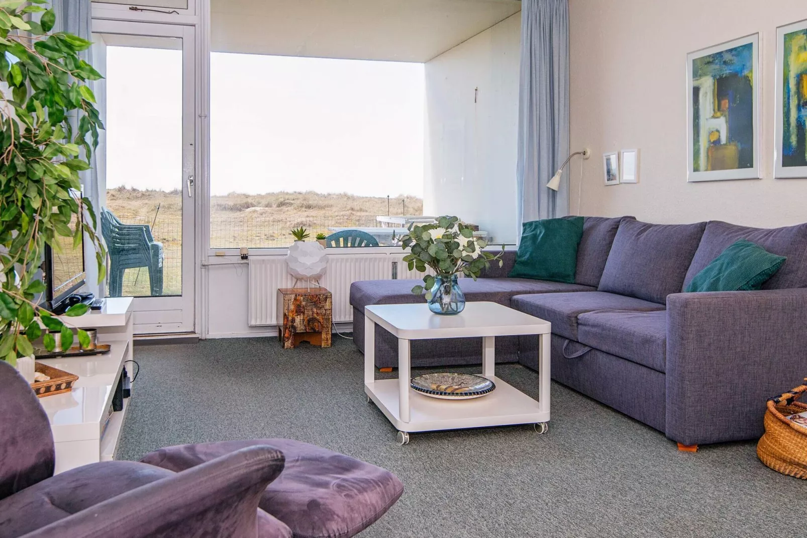 2 room w/seaview-Binnen