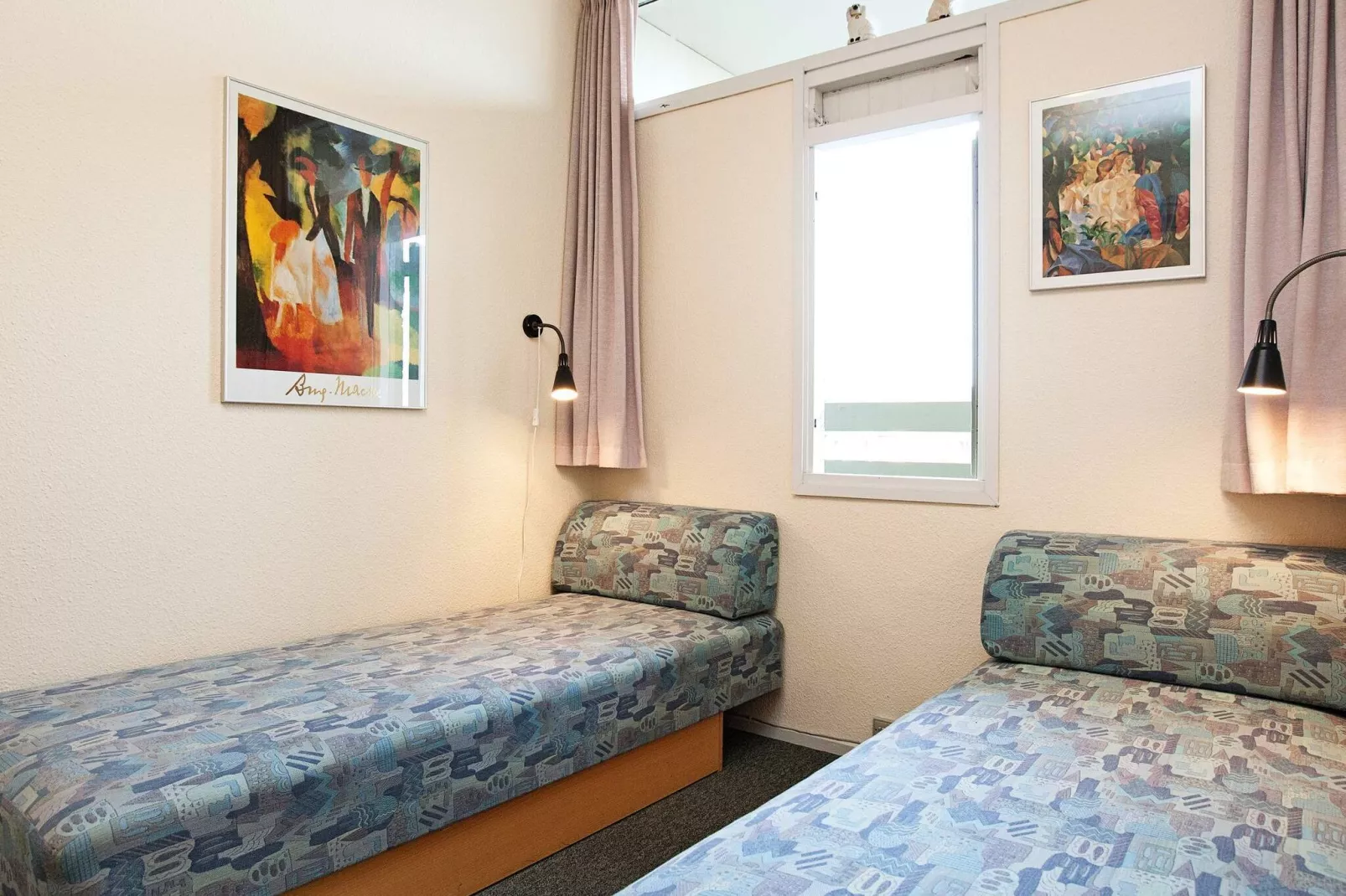 2 room w/seaview-Binnen