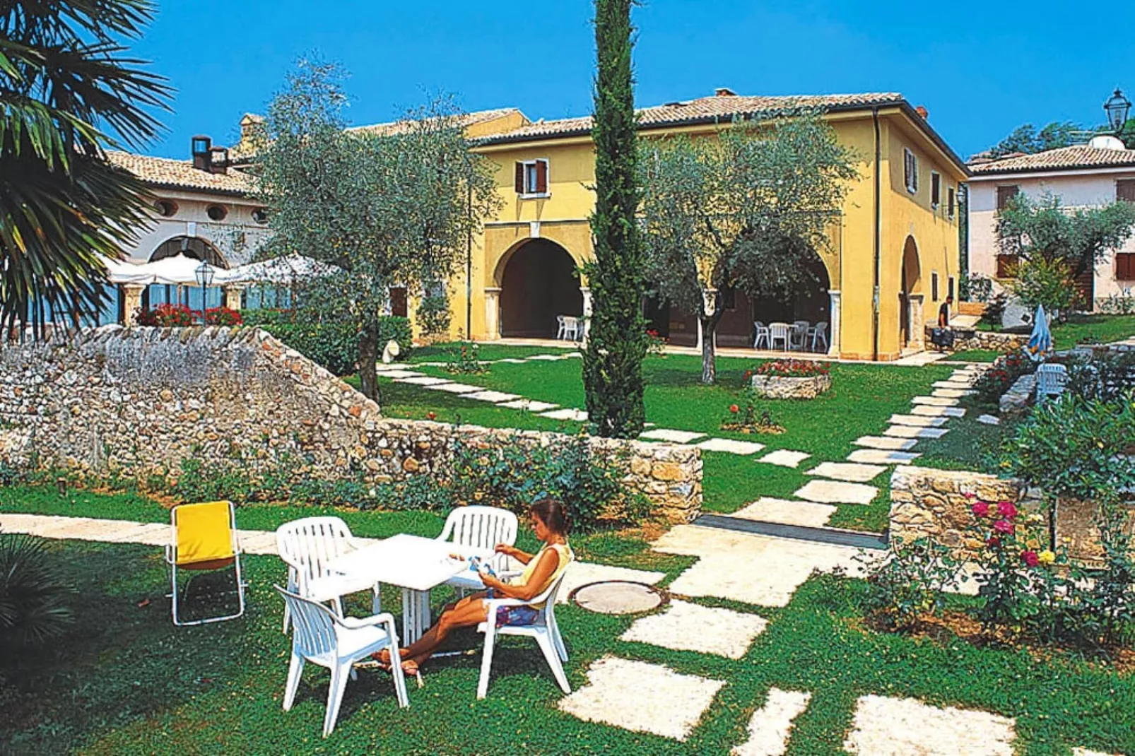 Residence La Filanda, Costermano-bilo classic mansarde-Terrasbalkon