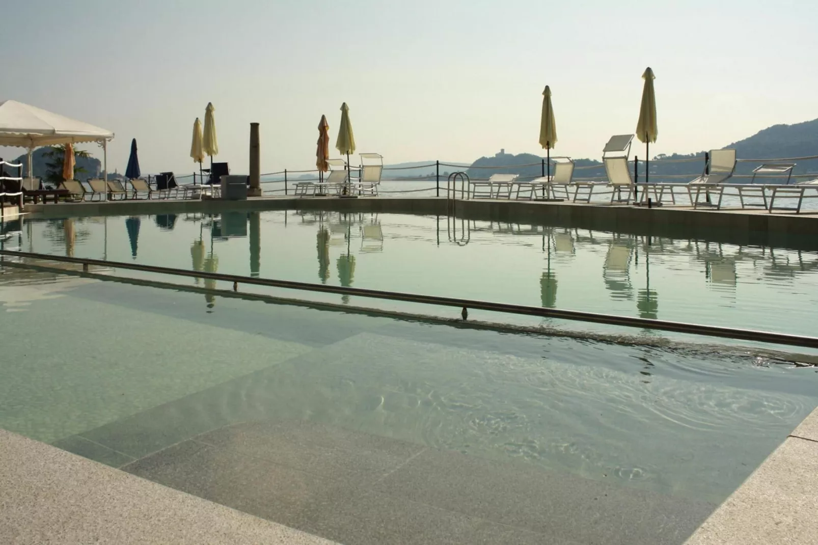 Residence Antico Verbano Meina-Bilo 3J - 3 pers-Zwembad