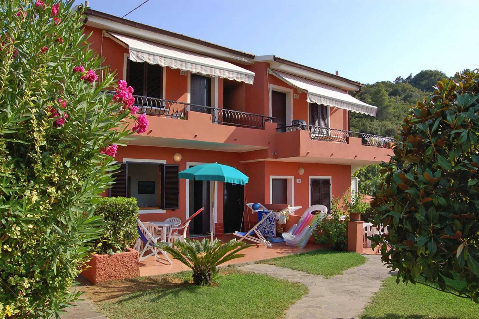 Apartments Villa Franca, Capoliveri-Trilo 4- piano terra o primo piano-Buitenkant zomer