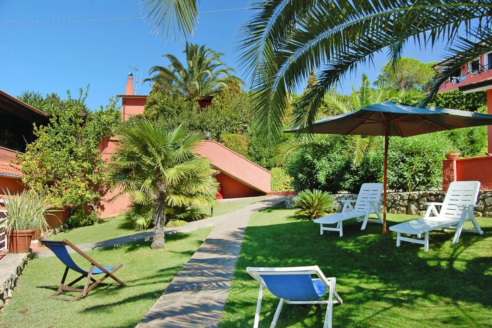 Apartments Villa Franca, Capoliveri-Trilo 4- piano terra o primo piano-Tuinen zomer