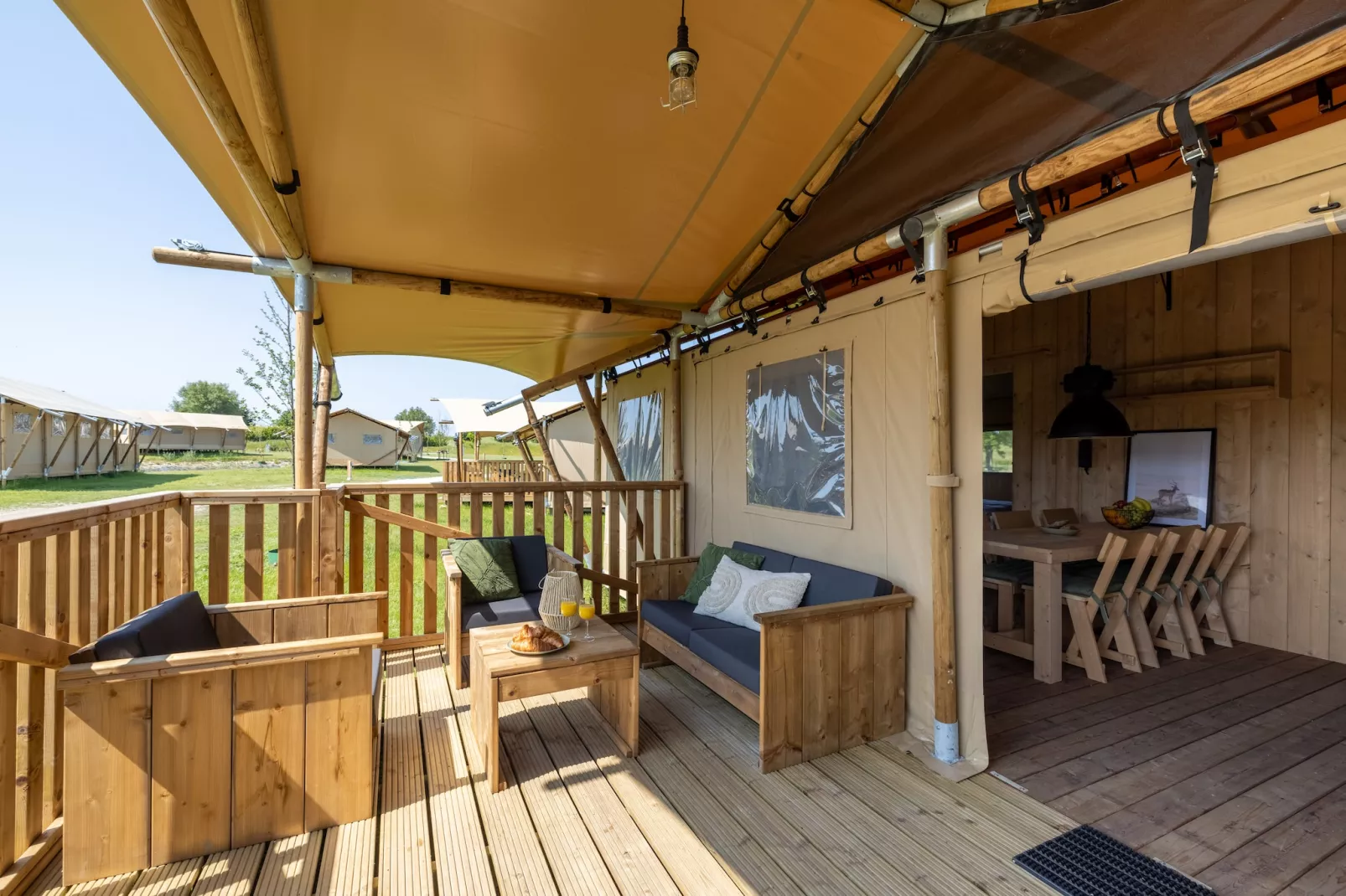 Villavakantiepark IJsselhof 6-Terrasbalkon